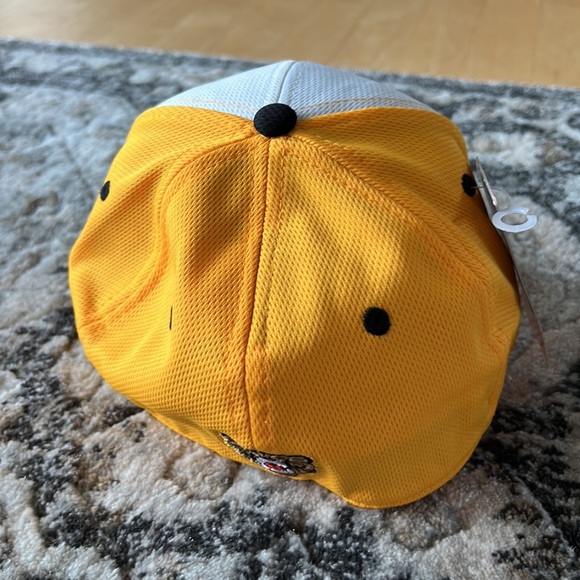 Austin Bruins Hat - Picture 5 of 7